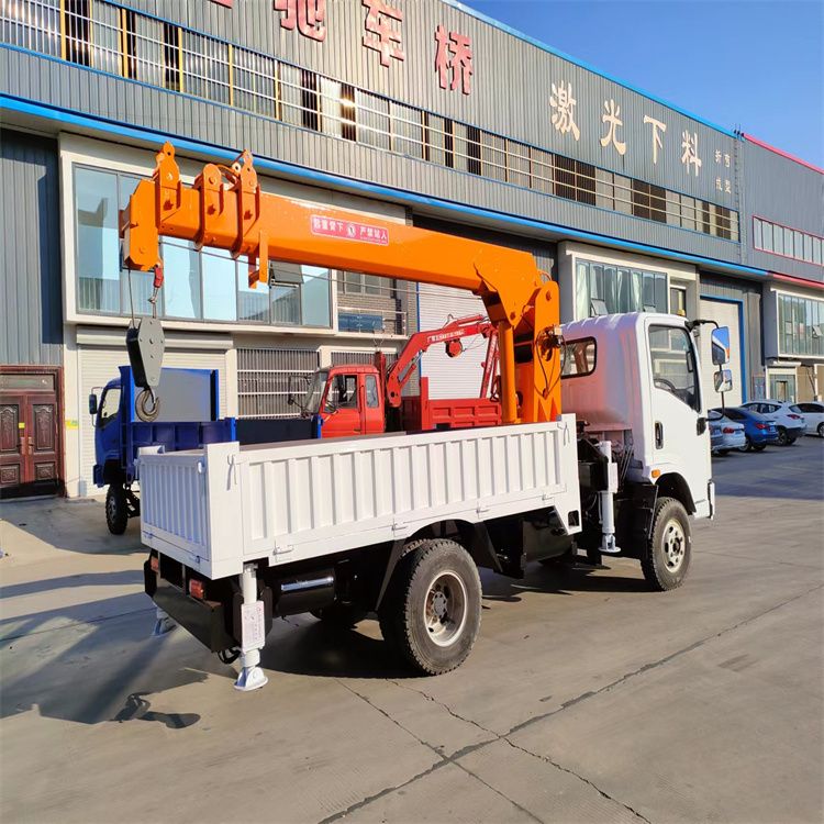 镇赉县三轮随车吊定制 农用改装机自备吊中瑞长期出售